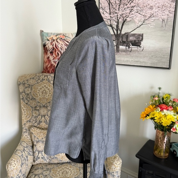 Old Navy Gray Long Sleeve Mandarin Collar Blouse - Picture 4 of 5